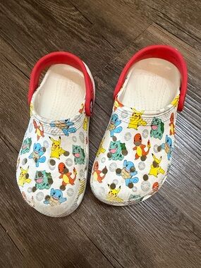 CROCS Kids' Pokémon Clog in White with Red Strap